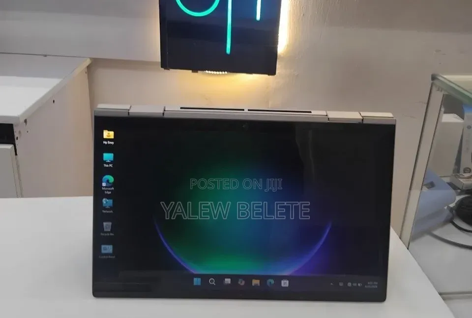 New Laptop HP Envy x360 8GB Intel Core i7 SSD 512GB