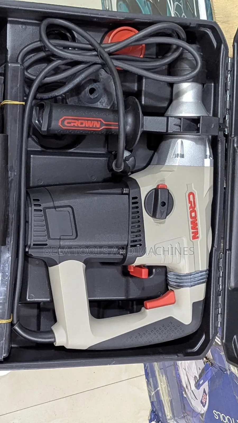 Crown Heavy Rotary Hammer Drill 1050w 32mm
High Quality Professional