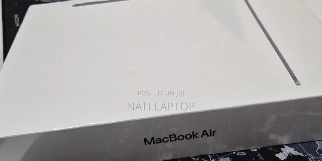 New Laptop Apple MacBook Air 2022 M2 8GB Apple M2 SSD 256GB