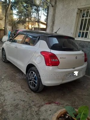Suzuki Swift 2023 White