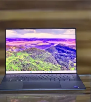 New Laptop Dell Precision 17 M7710 16GB Intel Core i9 SSD 512GB