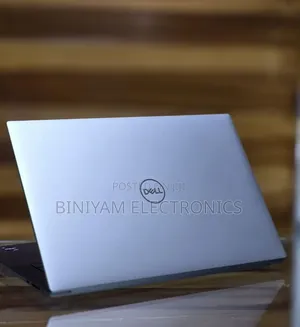 New Laptop Dell Precision 17 M7710 16GB Intel Core i9 SSD 512GB