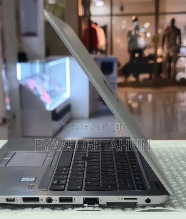 New Laptop HP EliteBook 820 G3 8GB Intel Core i5 HDD 1T