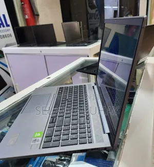 New Laptop HP ZBook Studio 16GB Intel Core i7 SSD 512GB