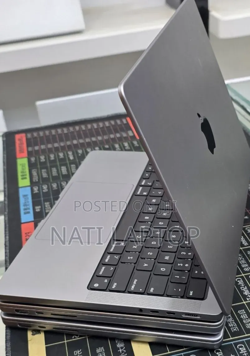 New Laptop Apple MacBook Pro 2021 M1 16GB Apple M1 Pro SSD 512GB
