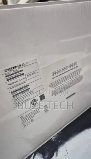 New Laptop Apple MacBook Air 2022 M2 8GB Apple M2 SSD 256GB