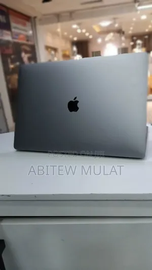 New Laptop Apple MacBook Pro 2017 16GB Intel Core i7 SSD 512GB