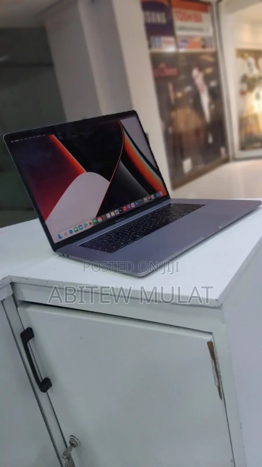 New Laptop Apple MacBook Pro 2017 16GB Intel Core i7 SSD 512GB