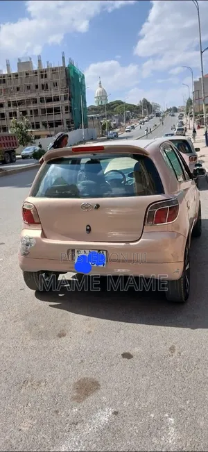 Toyota Vitz 1999 Silver