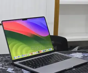 New Laptop Apple MacBook Pro 2023 M3 8GB Apple M3 Pro SSD 512GB