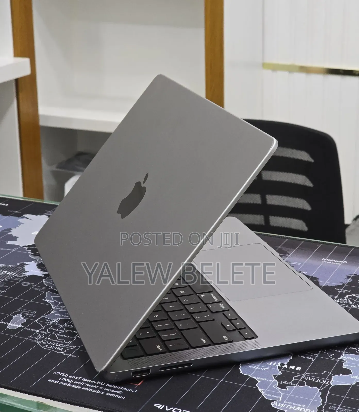 New Laptop Apple MacBook Pro 8GB Apple M3 SSD 512GB