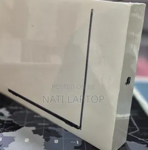 New Laptop Apple MacBook Air 2022 M2 8GB Apple M2 SSD 256GB