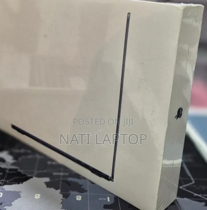 New Laptop Apple MacBook Air 2022 M2 8GB Apple M2 SSD 256GB
