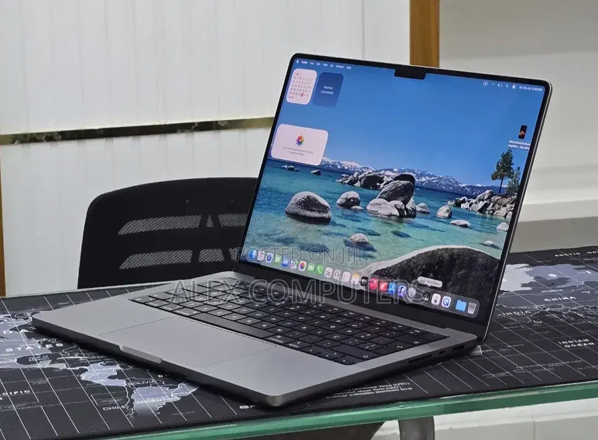 New Laptop Apple MacBook 32GB Apple M1 Pro SSD 512GB