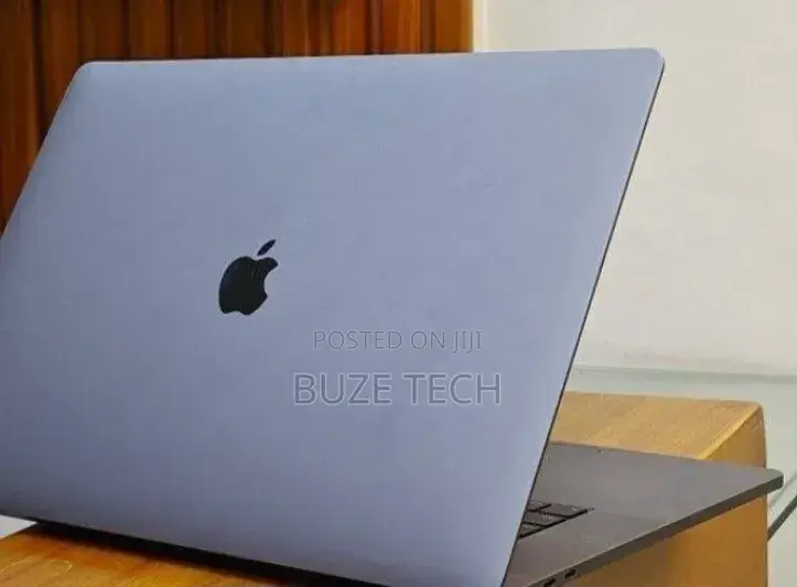 New Laptop Apple MacBook Pro 2018 32GB Intel Core i9 SSD 2T