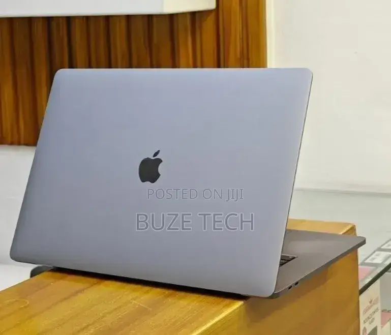 New Laptop Apple MacBook Pro 2018 32GB Intel Core i9 SSD 2T
