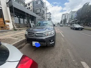 Toyota Hilux 2018 Gray