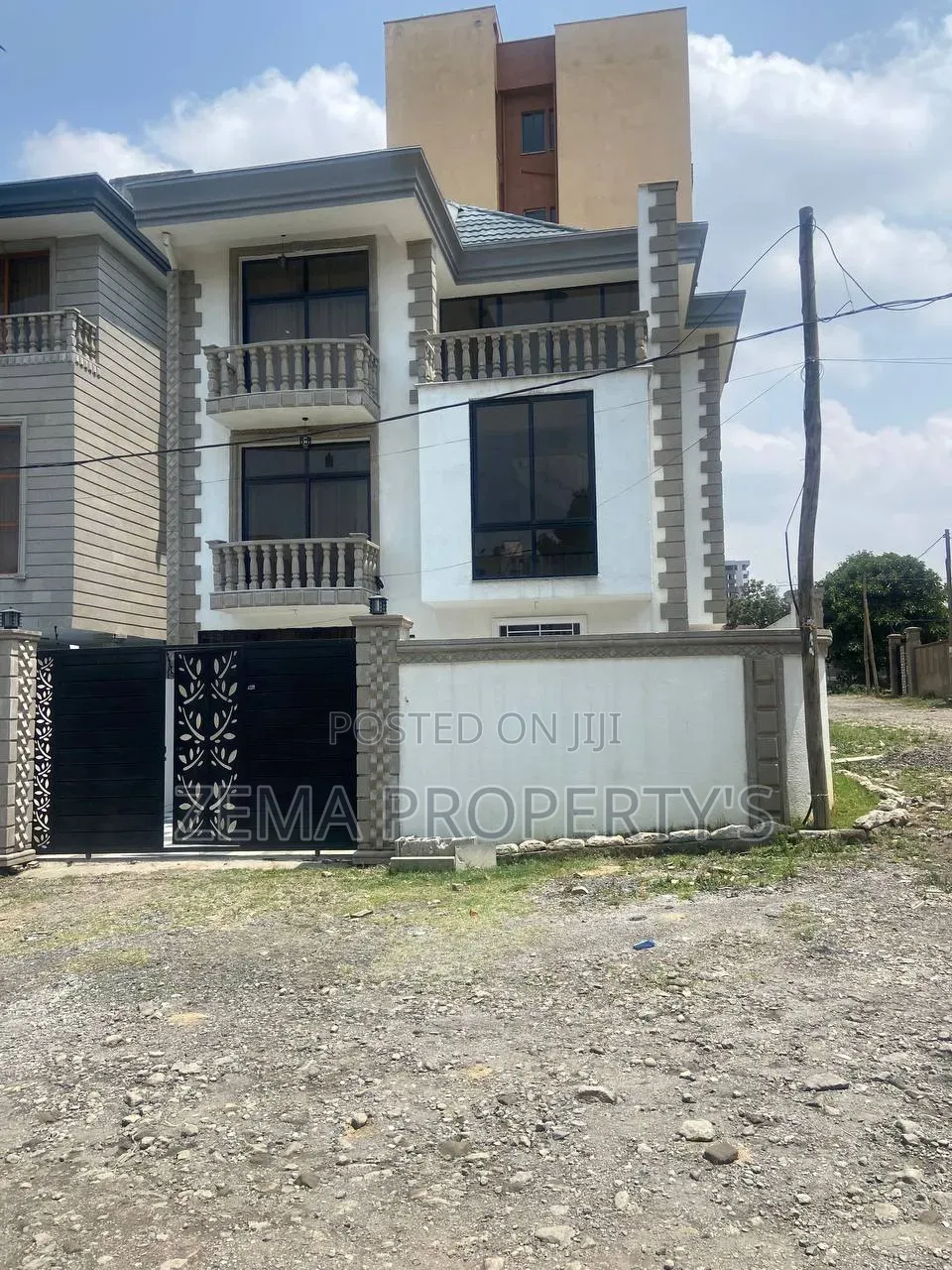 5bdrm House in Zema, Bole for sale
