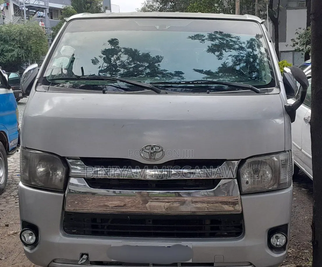 Toyota HiAce 2007 Silver