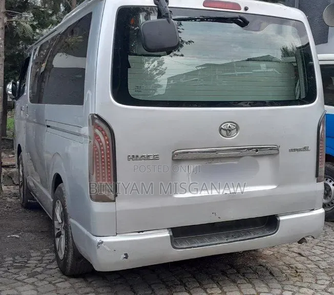 Toyota HiAce 2007 Silver