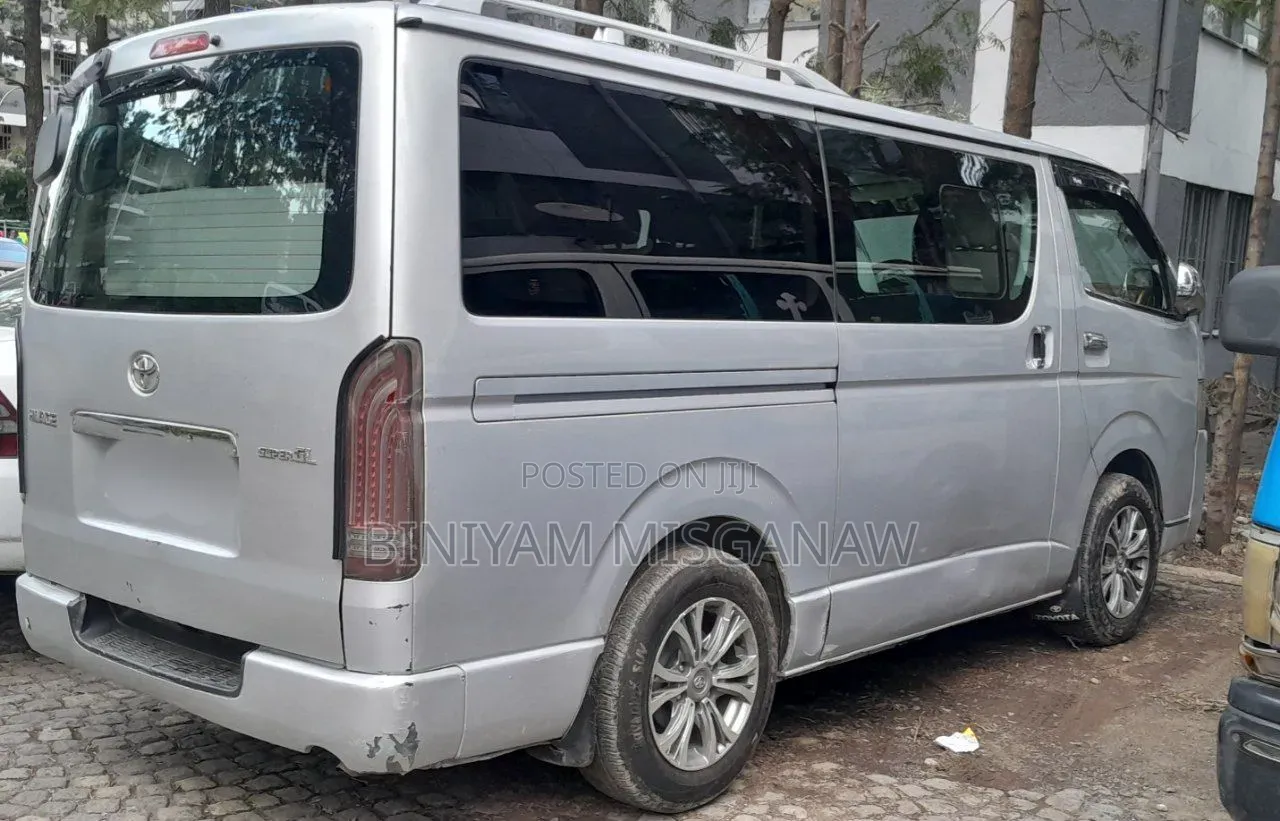 Toyota HiAce 2007 Silver