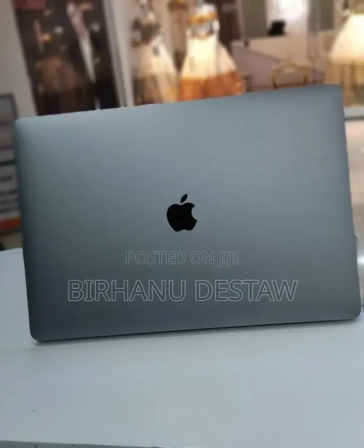 New Laptop Apple MacBook Pro 2017 16GB Intel Core i7 SSD 512GB