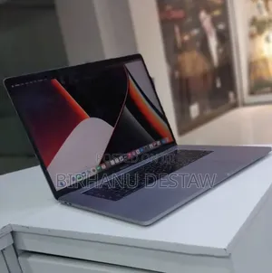 New Laptop Apple MacBook Pro 2017 16GB Intel Core i7 SSD 512GB