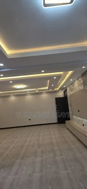 3bdrm Condo in ጆን ደላላ, Bole for sale