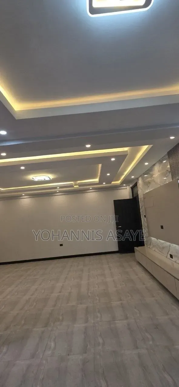 3bdrm Condo in ጆን ደላላ, Bole for sale