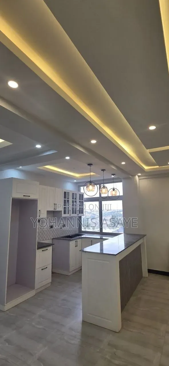 3bdrm Condo in ጆን ደላላ, Bole for sale