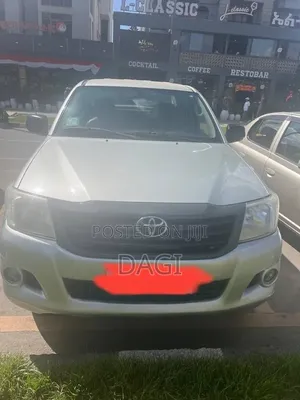 Toyota Hilux 2012 Silver