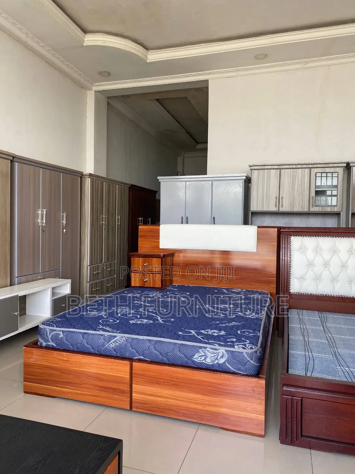 Laminate Bed