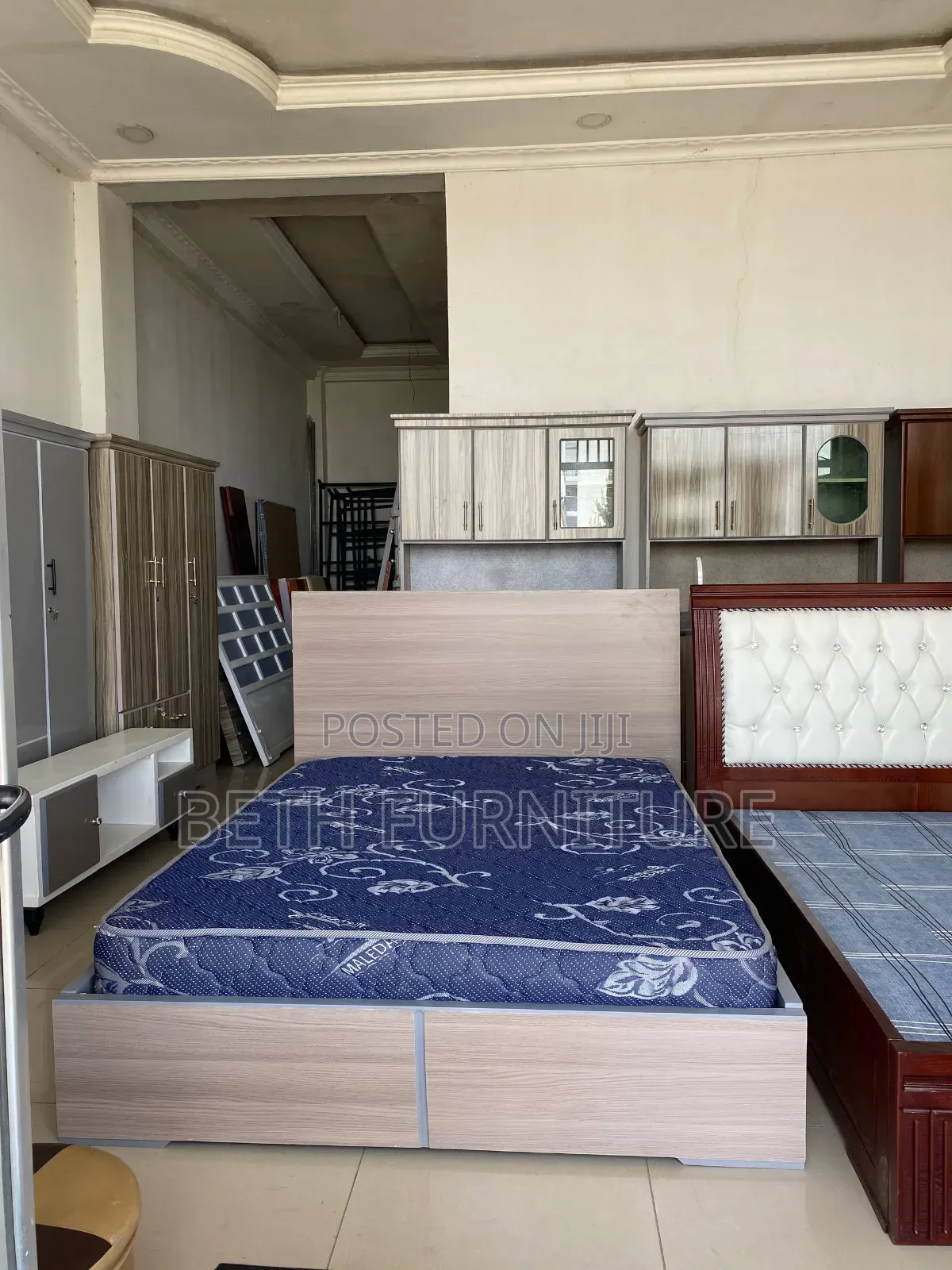 Laminate Bed