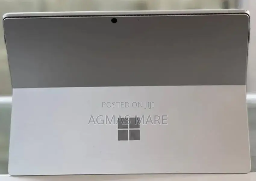 New Laptop Microsoft Surface Pro 8 16GB Intel Core i5 SSD 256GB