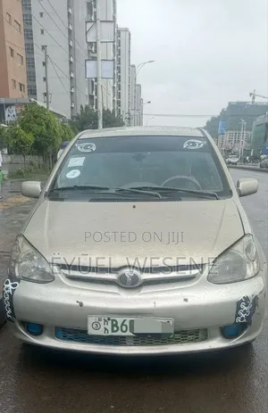 Toyota Platz 2005 Gold