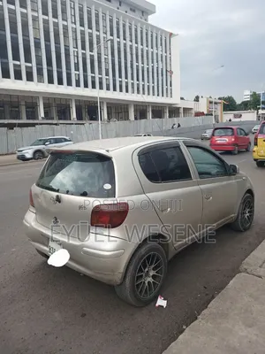 Toyota Vitz 2002 Gold