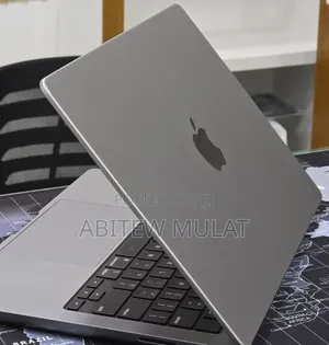 New Laptop Apple MacBook Pro 2023 M3 8GB Apple M3 Pro SSD 512GB