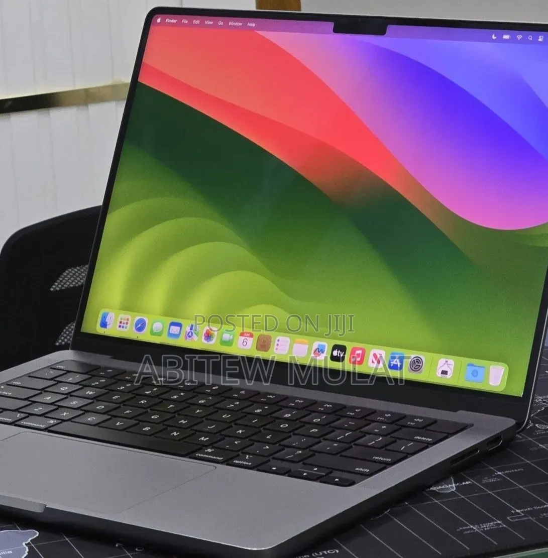 New Laptop Apple MacBook Pro 2023 M3 8GB Apple M3 Pro SSD 512GB