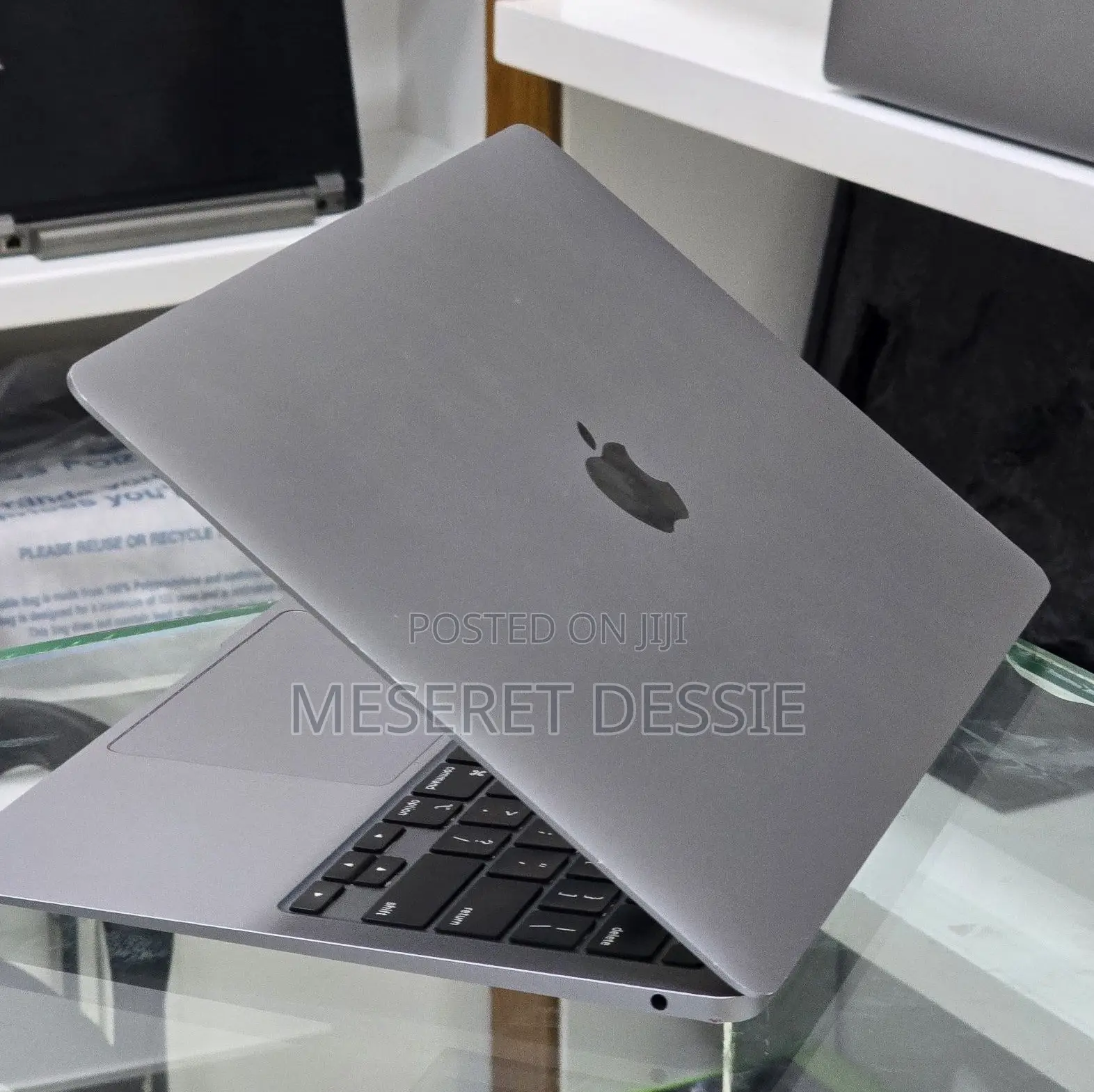 New Laptop Apple MacBook Air 2020 M1 8GB Intel Core i5 SSD 256GB