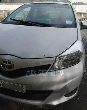 Toyota Yaris 2011 Off white