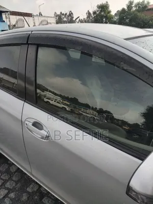 Toyota Yaris 2011 Off white