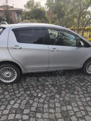 Toyota Yaris 2011 Off white