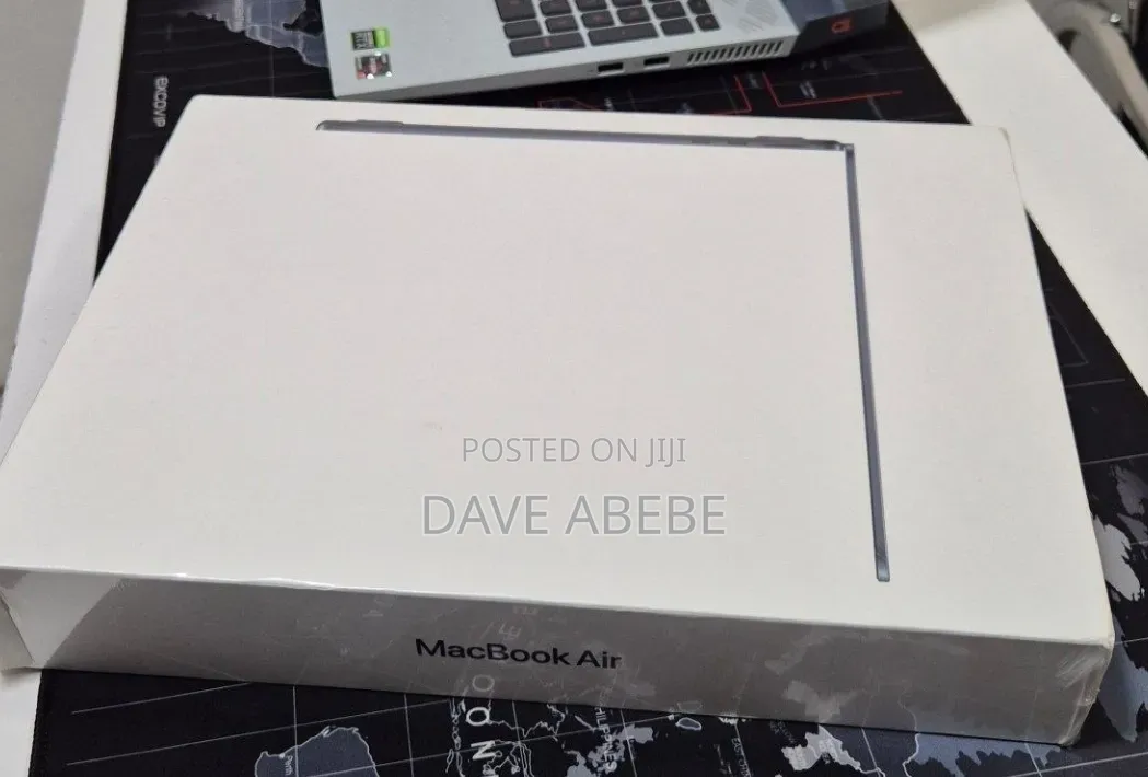 New Laptop Apple MacBook Air 2022 M2 8GB Apple M2 SSD 256GB