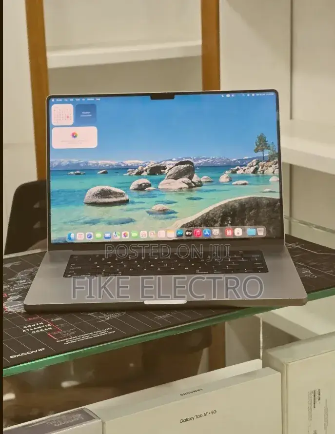 New Laptop Apple MacBook Pro 2021 M1 32GB Apple M1 Pro SSD 512GB