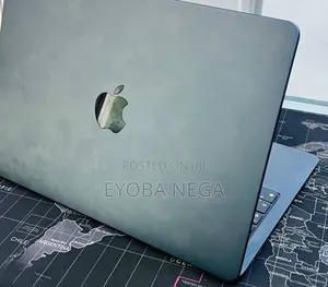 Laptop Apple MacBook Air 2022 M2 16GB Apple M2 SSD 512GB