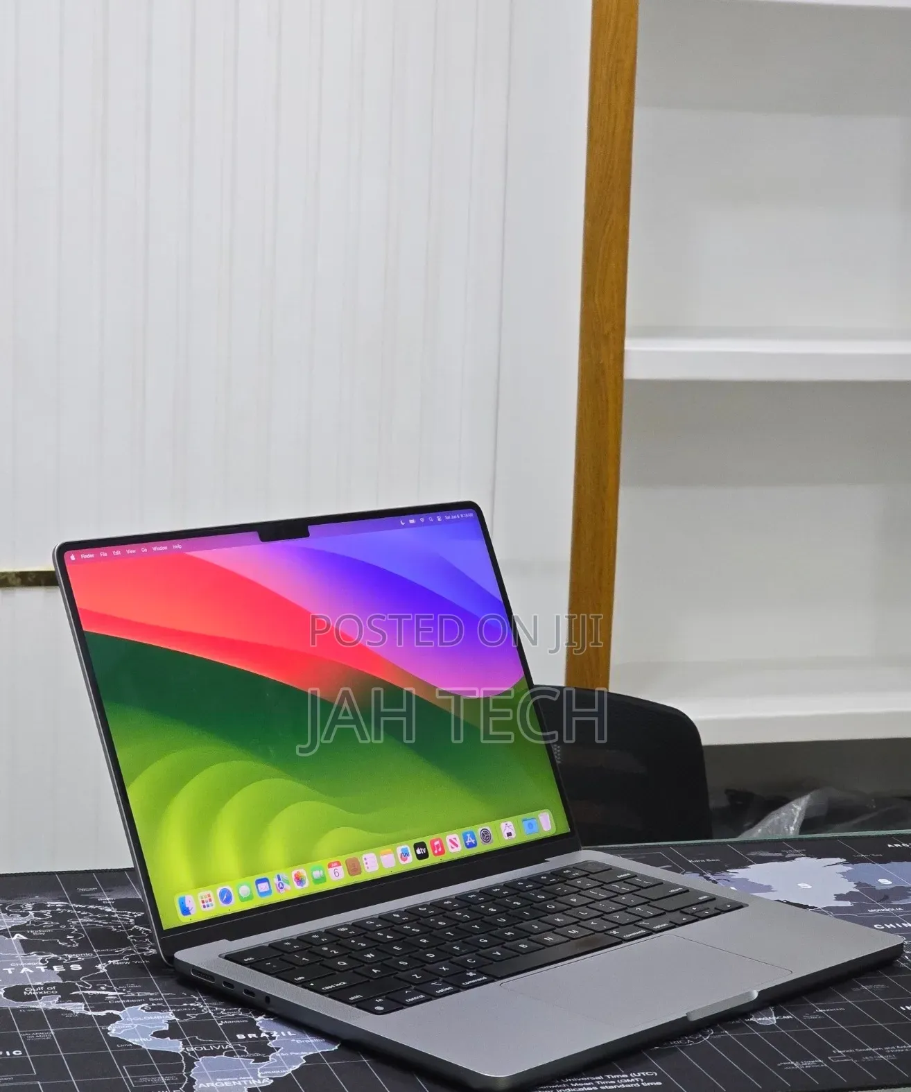 New Laptop Apple MacBook Pro 2023 M3 8GB Apple M3 Pro SSD 512GB