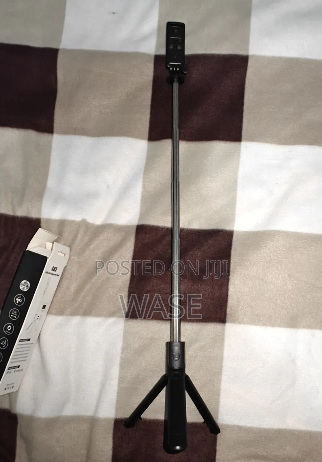 S03 Selfie Stick Integrated Tripod
