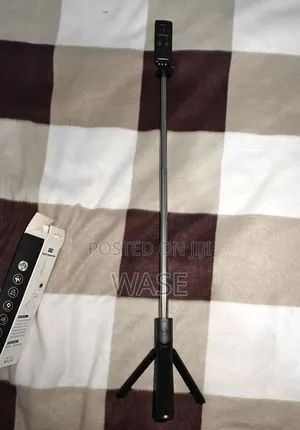 S03 Selfie Stick Integrated Tripod