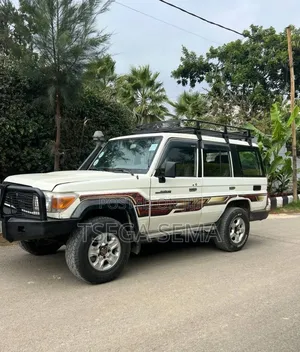 Toyota Land Cruiser 2014 White