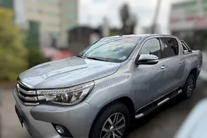 Toyota Hilux 2020 Pearl